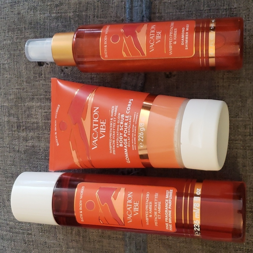 Bath & Bodyworks Vacation Vibes Fragrance & Diamond Shimmer Mist with Body Scrub